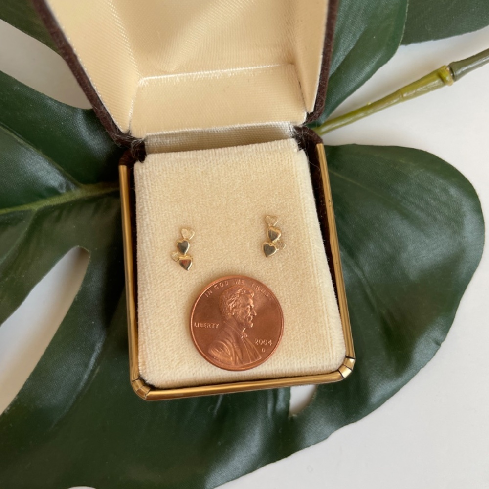 NIB! 14kt Gold Small Delicate Hearts Children’s Post Earrings - Picture 3 of 7